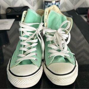 Converse Mint Green High-Top Sneakers. Men’s size 7, Women's size 9. Worn twice.